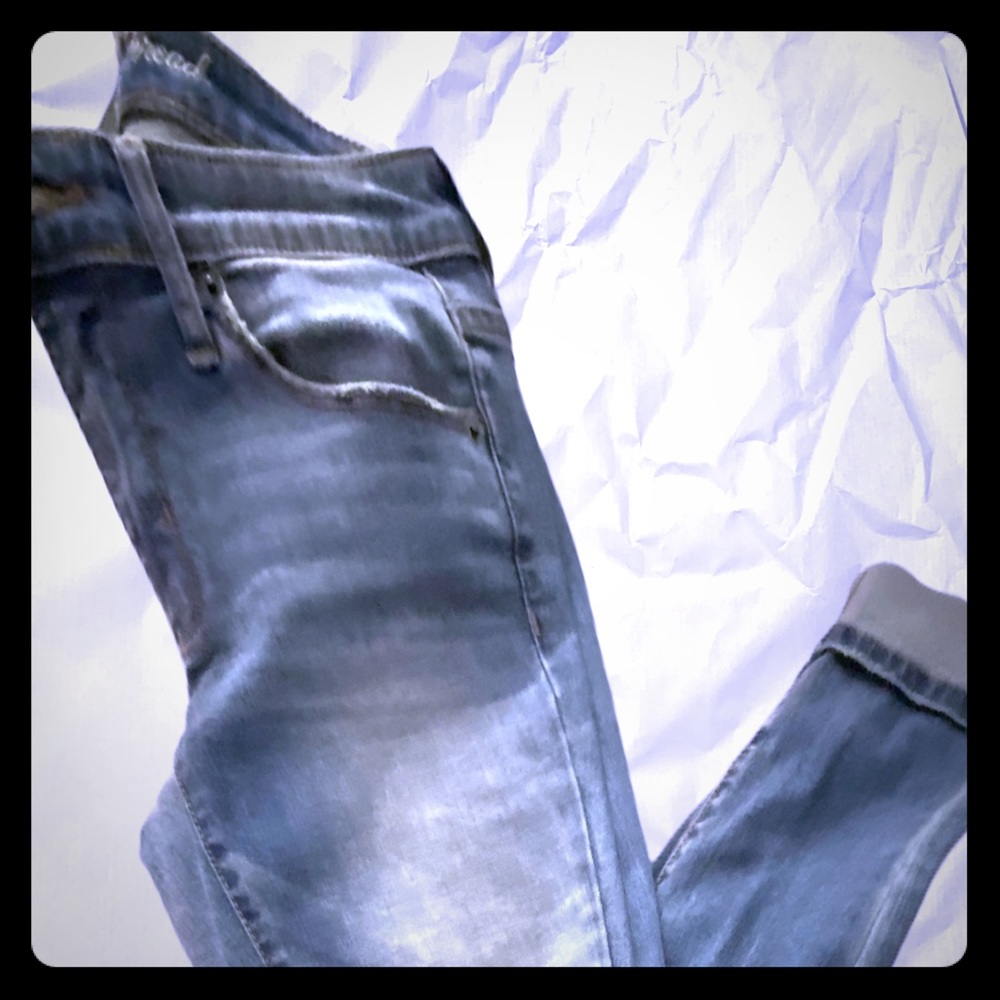 MID RISE CUFFED SKINNY JEANS (well loved)